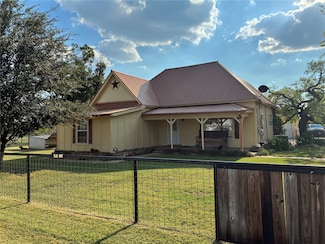 106 S Houston St, Millsap, TX 76066