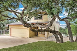1298 Oakridge Ln, Canyon Lake, TX 78133