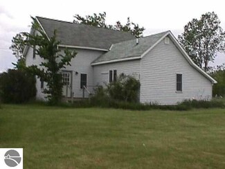 2742 W Huron Rd, Standish, MI 48658
