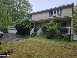 129 Hawk View Dr, Milford, PA 18337