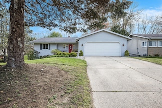 5288 Newcastle Dr SE, Grand Rapids, MI 49508