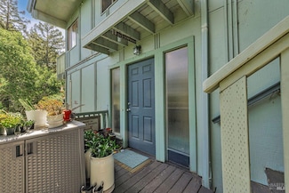 18 Walnut Ave, Larkspur, CA 94939