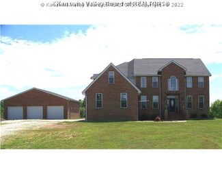 363 Olympia Fields Dr, Winfield, WV 25213