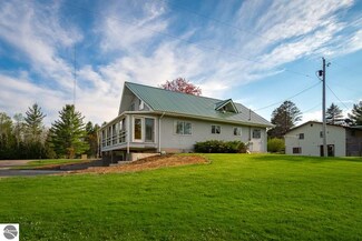 1201 E State St, Sterling, MI 48659