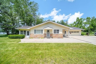 9760 Lime Lake Rd, Hudson, MI 49247