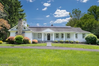 21 Mountain View Dr, Chester, NJ 07930