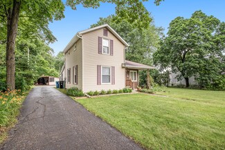 614 S Main St, Wayland, MI 49348