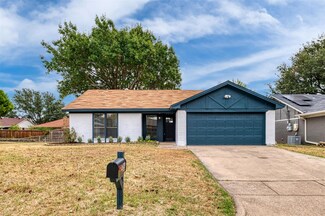 5516 Irish Spring Ln, North Richland Hills, TX 76180