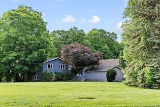 6880 Sunnyslope Dr, Osseo, MN 55311