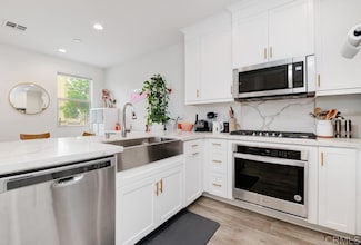 2249 Solara Ln, Vista, CA 92081