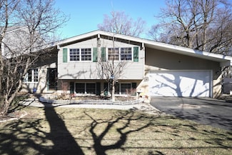 21730 W Ravine Dr, Lake Zurich, IL 60047