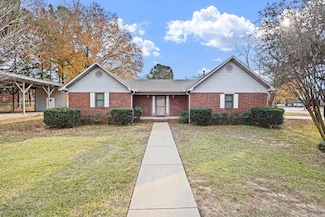 201 Meadow Lynn Dr, Morrilton, AR 72110