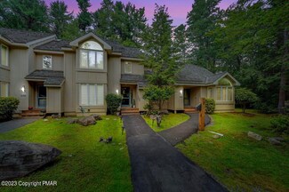 1015 Crestwoods Dr, Pocono Pines, PA 18350
