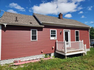 15 Victory Ave, Biddeford, ME 04005