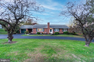 6150 Chambers Hill Rd, Harrisburg, PA 17111