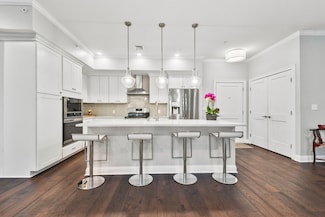 635 Old Post Rd Unit 303, Sharon, MA 02067