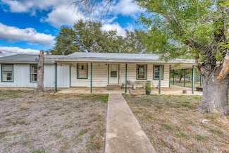 233 Deer Dr, Sunrise Beach, TX 78643