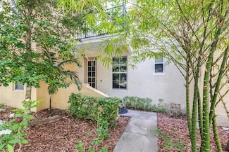 962 Sombra St, Tampa, FL 33619