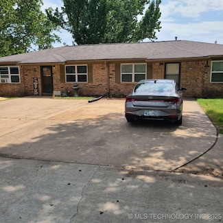 8304 E 119th St S, Bixby, OK 74008