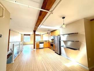 240 Jackson St Unit 627, Lowell, MA 01852
