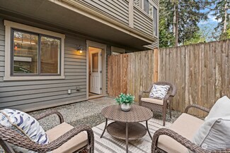 1017 NE 125th St Unit B, Seattle, WA 98125