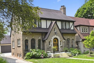 6223 W Wisconsin Ave, Milwaukee, WI 53213