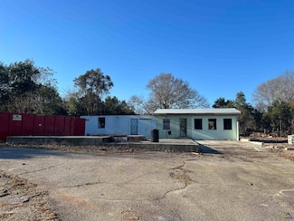 402 & 404 Green St, Warner Robins, GA 31093