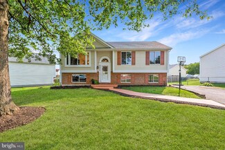 9826 Nimitz Ct, Manassas, VA 20109