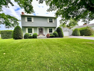 4 Stewart St, Rouses Point, NY 12979
