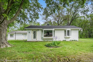 1701 Marylestone Dr, West Bloomfield, MI 48324