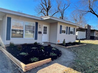 22 Redwood Dr, Florissant, MO 63031