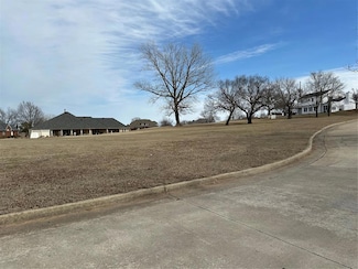 1 Country Club Rd, Shawnee, OK 74801
