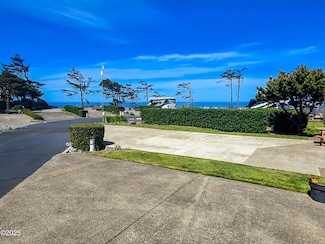 182 N Coast Hwy, Newport, OR 97365