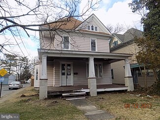127 W Broad St, Paulsboro, NJ 08066