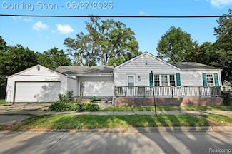166 W Milton Ave, Hazel Park, MI 48030