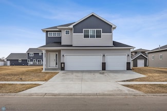3743 17th St S, Moorhead, MN 56560