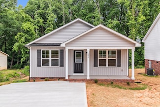 896 Oval St, Kannapolis, NC 28081