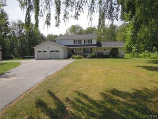 75 Oconnor Rd, Oswego, NY 13126