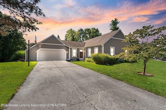 1504 Bentbrook Cir, Lansing, MI 48917