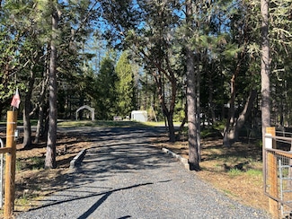 260 Paula Ln, Williams, OR 97544