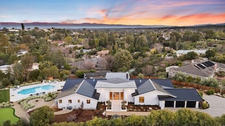 24601 Voorhees Dr, Los Altos Hills, CA 94022