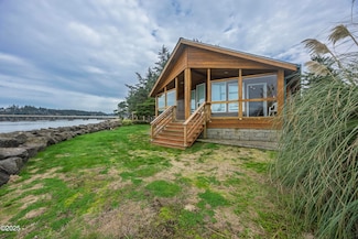 150 SW Maple St, Waldport, OR 97394