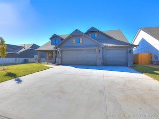 7022 S Hemlock Ave, Broken Arrow, OK 74011