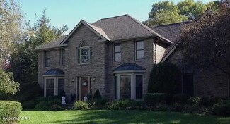 14 Dublin Dr, Schenectady, NY 12309