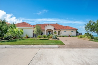 112 Baypoint Dr, Portland, TX 78374