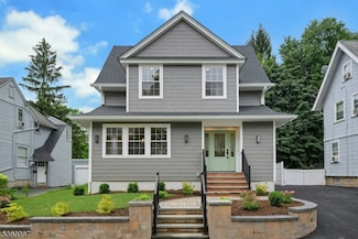 6 Mountain Place, Montclair, NJ 07043