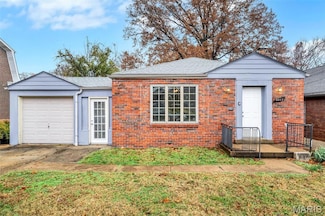 9017 Tudor Ave, Saint Louis, MO 63114