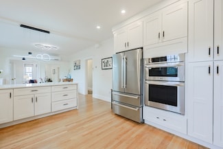20 Holland St Unit 20 Holland st, Newton, MA 02458
