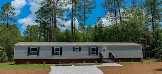 444 Donatello Rd, Defuniak Springs, FL 32433