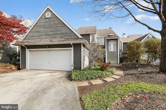 31 Horseshoe Ln, Newtown Square, PA 19073